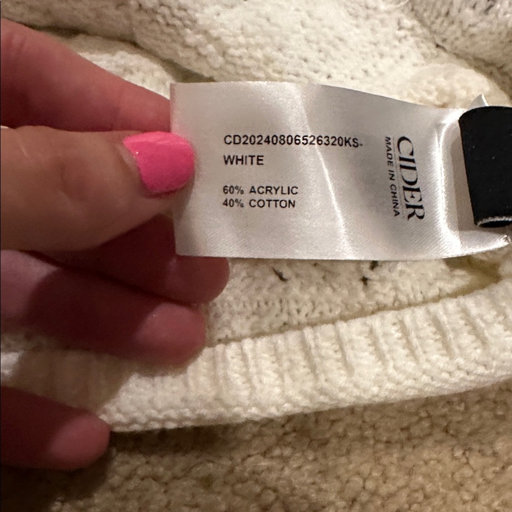 NWOT! Cider Cream Sweater Crop Top with Colorful Floral Accents​ - Picture 6 of 7